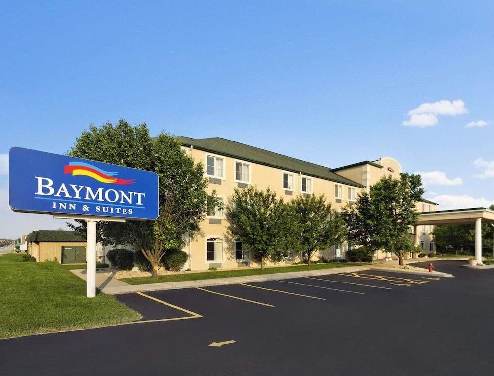 Comfort Inn Dekalb - Adjacent The University Екстер'єр фото