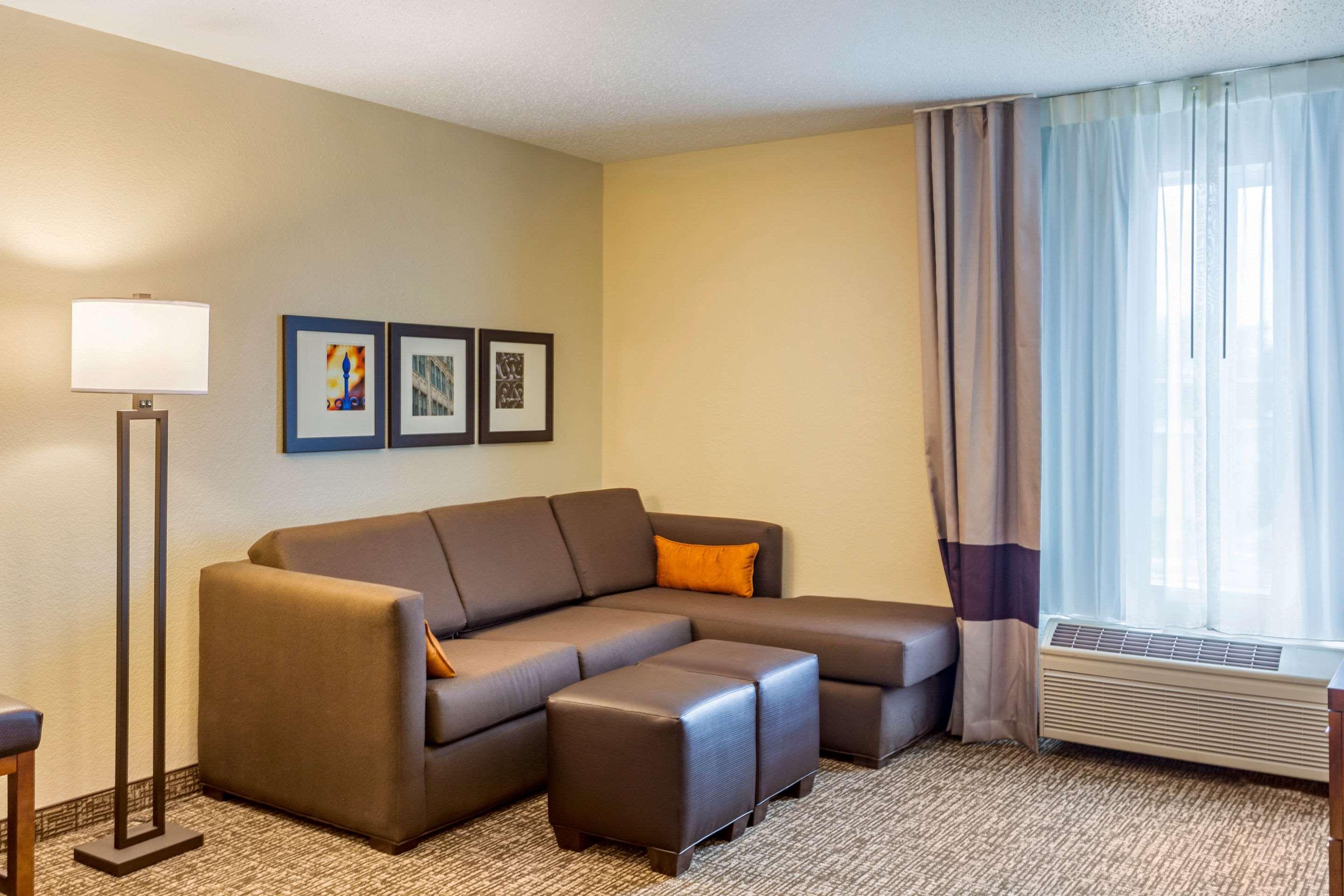 Comfort Inn Dekalb - Adjacent The University Екстер'єр фото